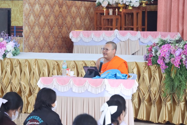 กิจกรรมอบรมธรรมมะ ม.5-6