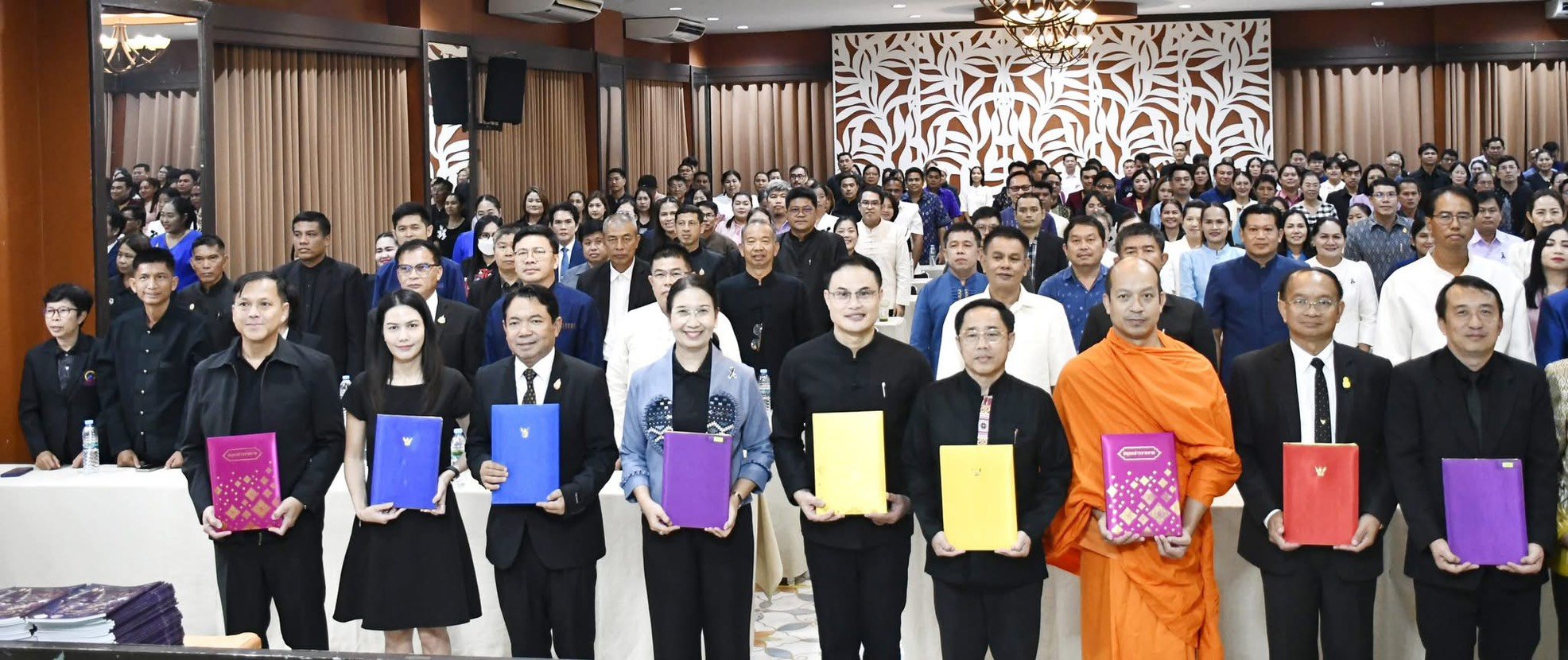 ลงนามบันทึกข้อตกลง (MOU) การนำกรอบหลักสูตรท้องถิ่น"สุโขทัยศึกษา" ไปใช้ในสถานศึกษา