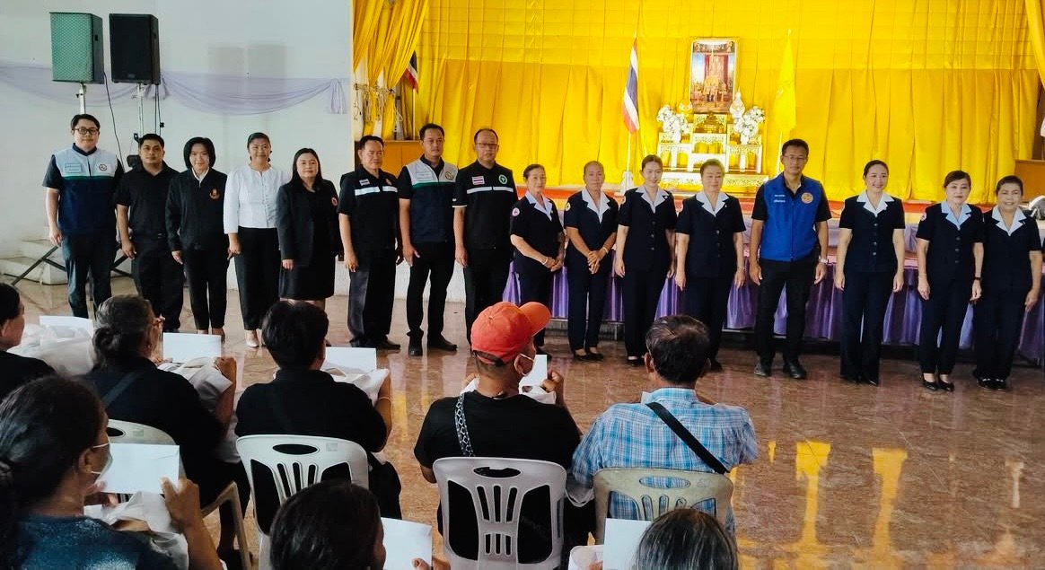 รับมอบทุนการศึกษา จากเหล่ากาชาดจังหวัดสุโขทัย