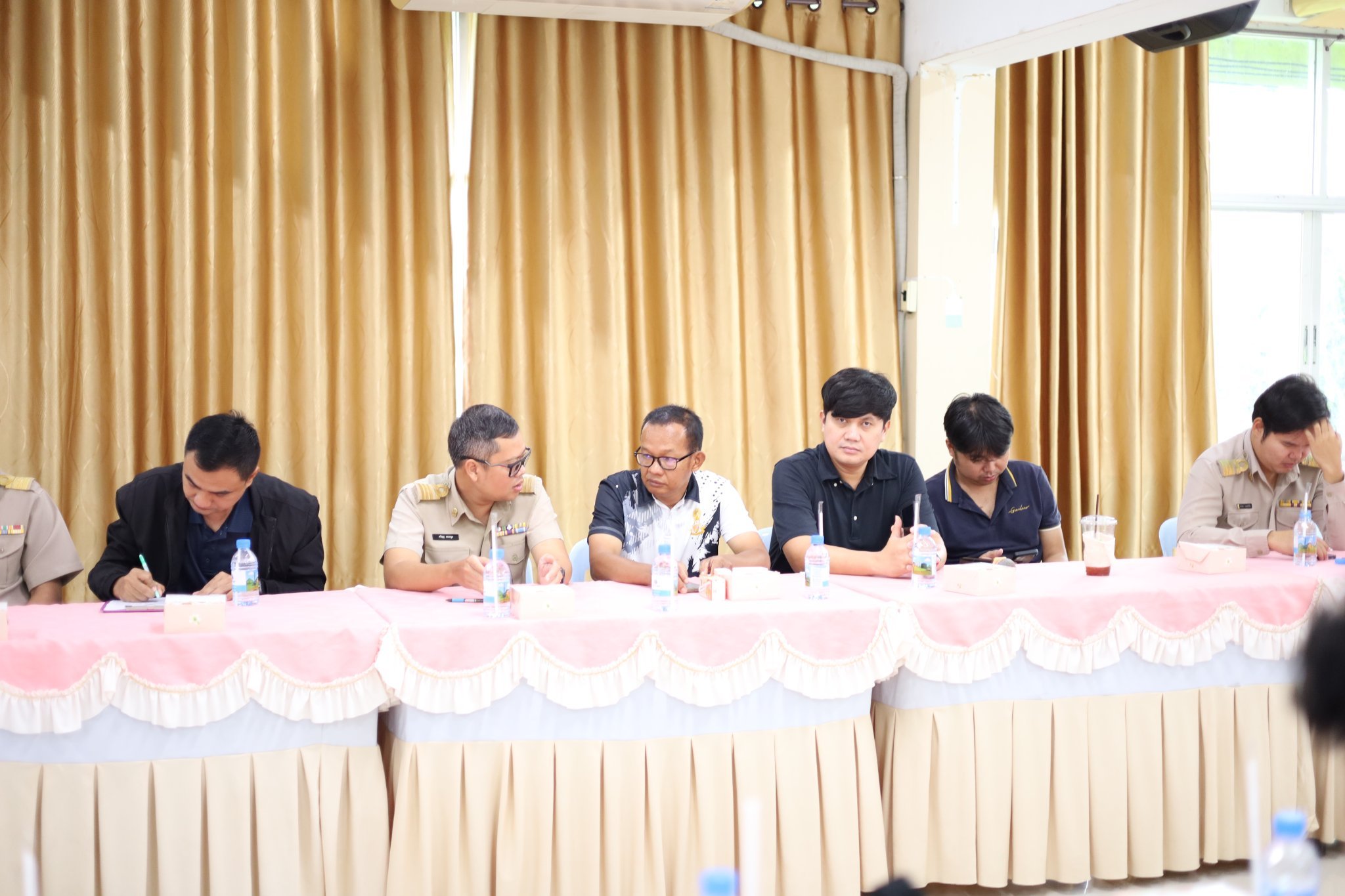 ประชุมคณะครูศูนย์พัฒนาวิชาการกลุ่มสาระการเรียนรู้ศิลปะ เพื่อจัดการแข่งขันศิลปหัตกรรม ประจำปี ๒๕๖๙